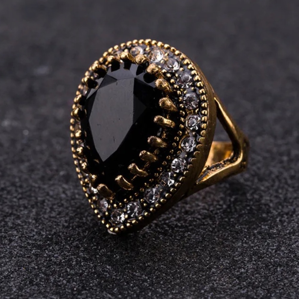 ANTIQUE GOLD BOHO BLACK CRYSTAL RING